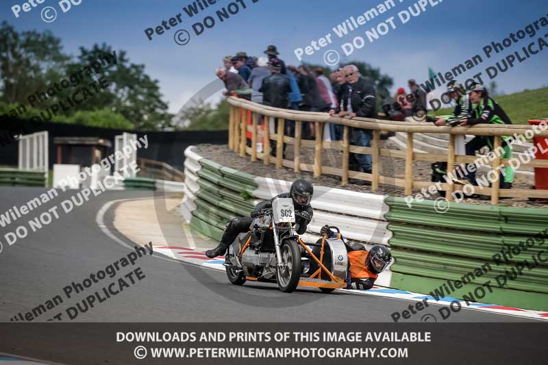 Vintage motorcycle club;eventdigitalimages;mallory park;mallory park trackday photographs;no limits trackdays;peter wileman photography;trackday digital images;trackday photos;vmcc festival 1000 bikes photographs